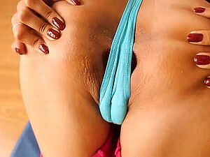 Round Ass Skinny Latina Working Out! Cameltoe Pussy n Gape!