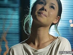 Taylor Sands - Unboxing