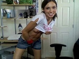 Webcam girl gapes her butthole for the camera
